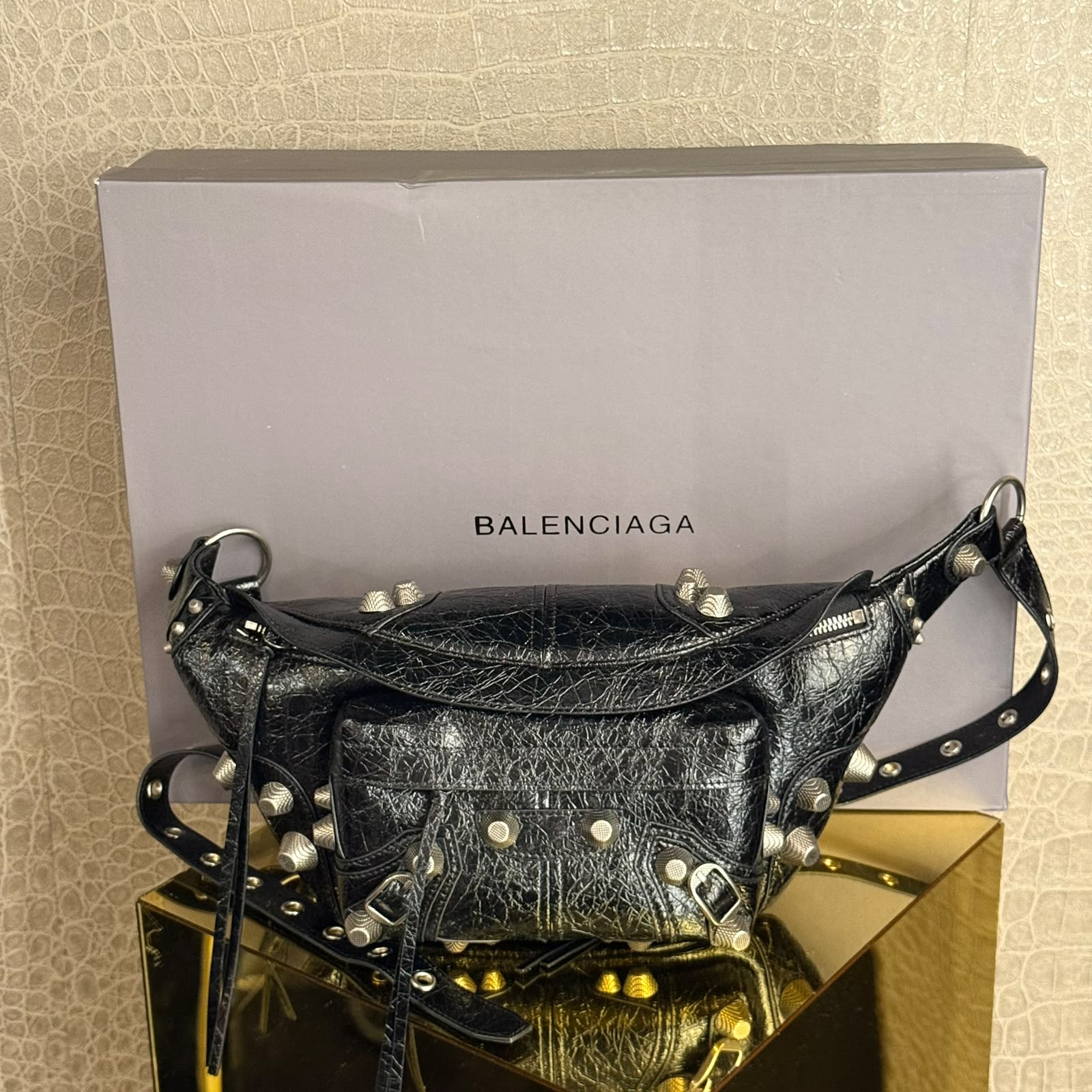 BALENCIAGA Le Cagole Belt Bag Leather