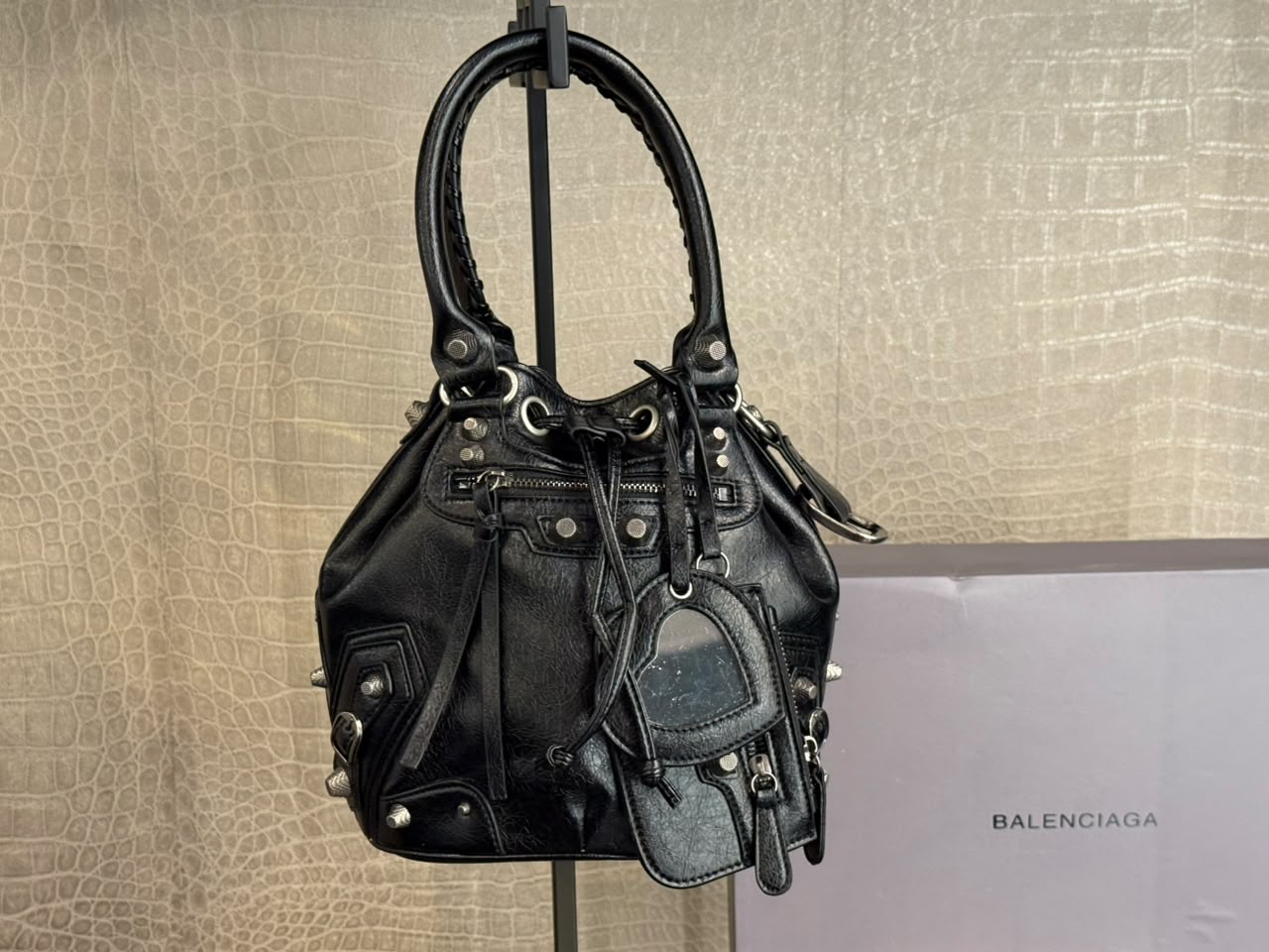 BALENCIAGA
